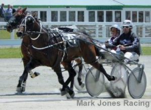 Bettor Under Fire holds Jakira in a CO mobile 2400m pace at the Ashburton trials.